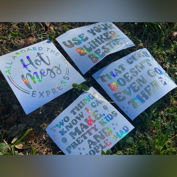 ✨TWO THINGS I KNOW I CAN MAKE PRETTY KIDS AND PEOPLE MAD✨ car decal holographic - Picture 2 of 3